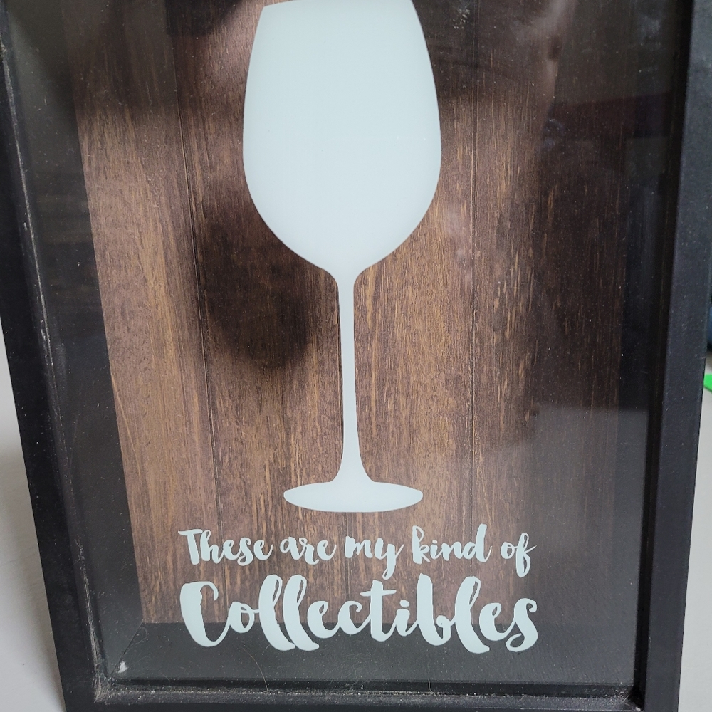 Decritive wall ornament for wine corks